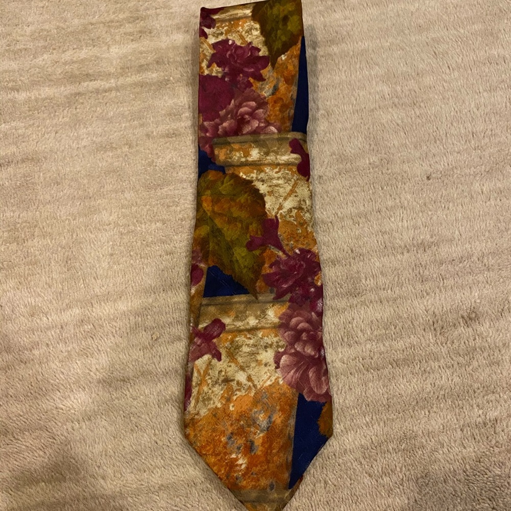 Structure Tie
